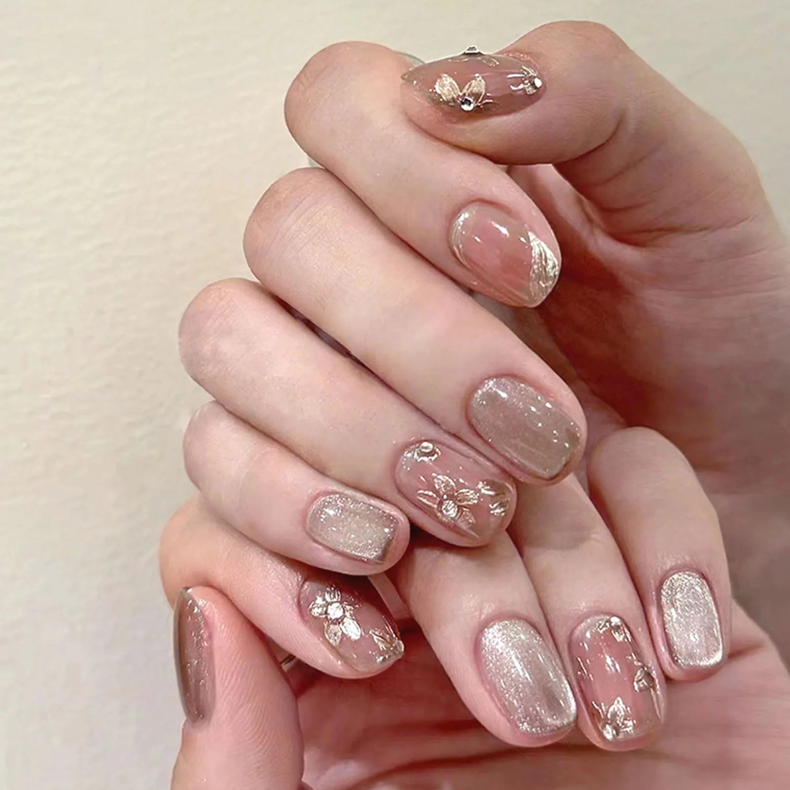 Pink French Style False Nails White Flower Printed Short Square Head Press on Nails Simple Wearable Artificial Nails Art 24Pcs